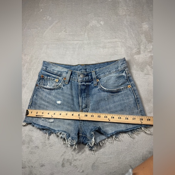 Levi’s 501 Cut Off Distressed Button Fly Waveline Denim Blue Jean Shorts 26 - Picture 7 of 16